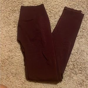 SOLD— Alphalete Black Cherry Amplify Leggings